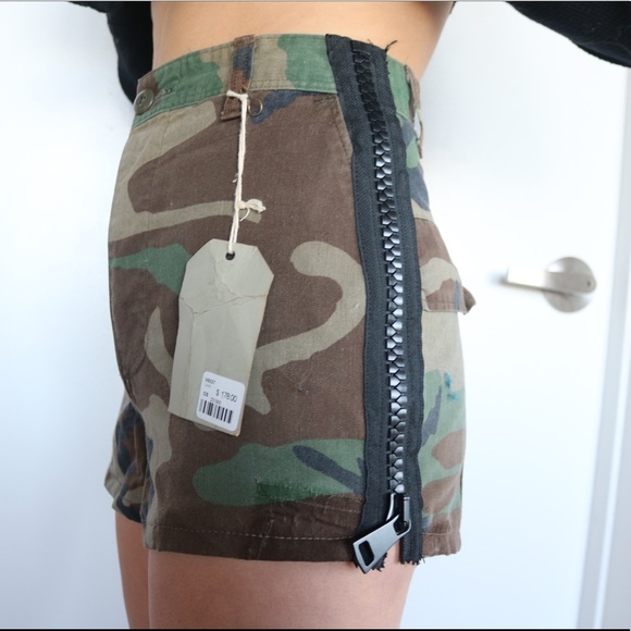 LF Army Green Shorts - Picture 2 of 4